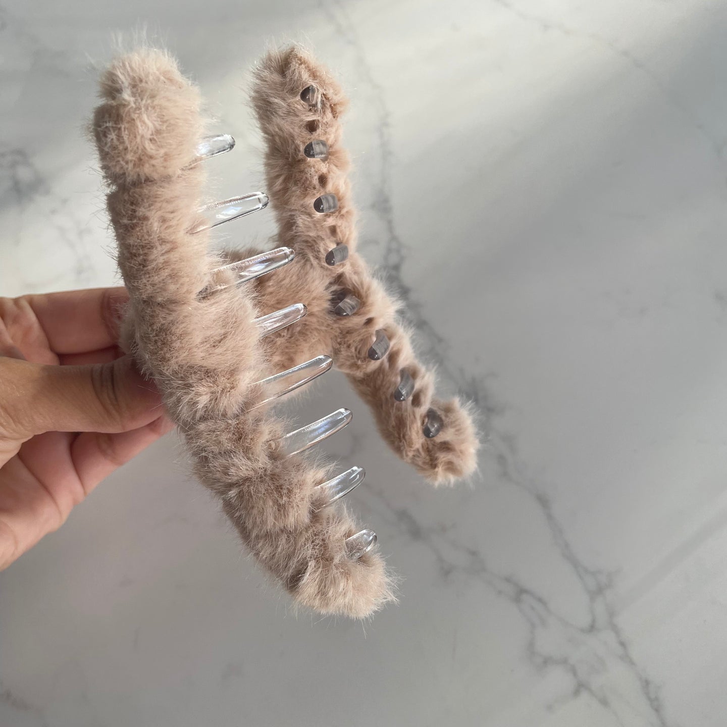 Fluffy Claw Clip (large)